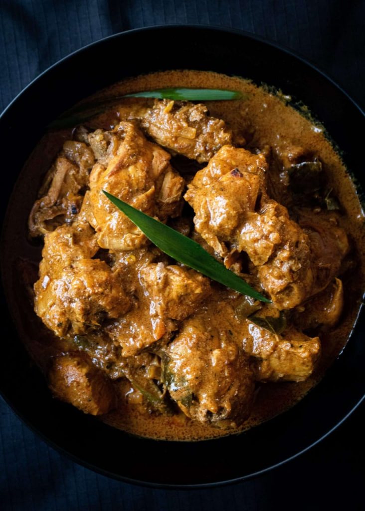 The Fiery Charm of Sri Lankan Chicken Curry